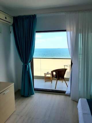 Гостевой дом Vila Ryanna Beach Эфорие-Норд Двухместный номер с 1 кроватью с видом на море-1